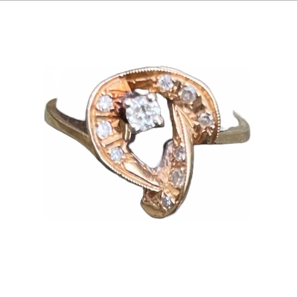 Jewelry - Diamond Ring. Estate piece. 14k. Total quarter carat.Beautiful unique design